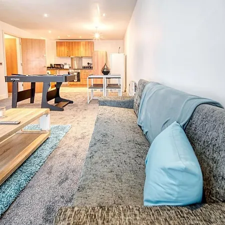 New Luxury Apartment - Cradley Heath - 2Mh - Parking - Netflix - Top Rated Birmingham Exterior photo