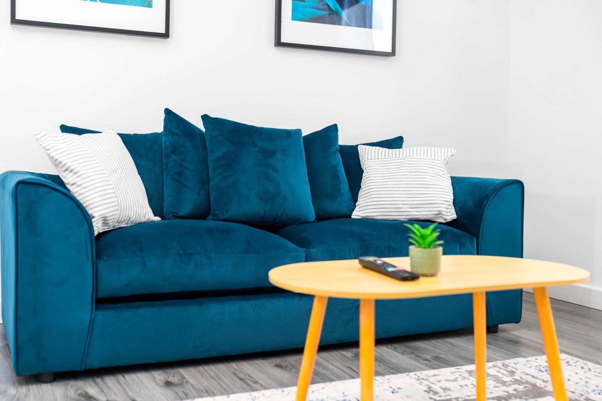 New Luxury - Cradley Heath - 2mh - Parking - Netflix - Rated